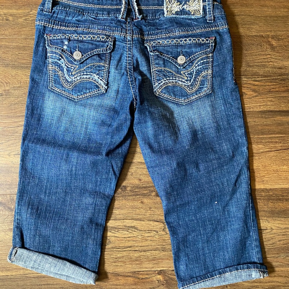 Capris - Picture 5 of 5